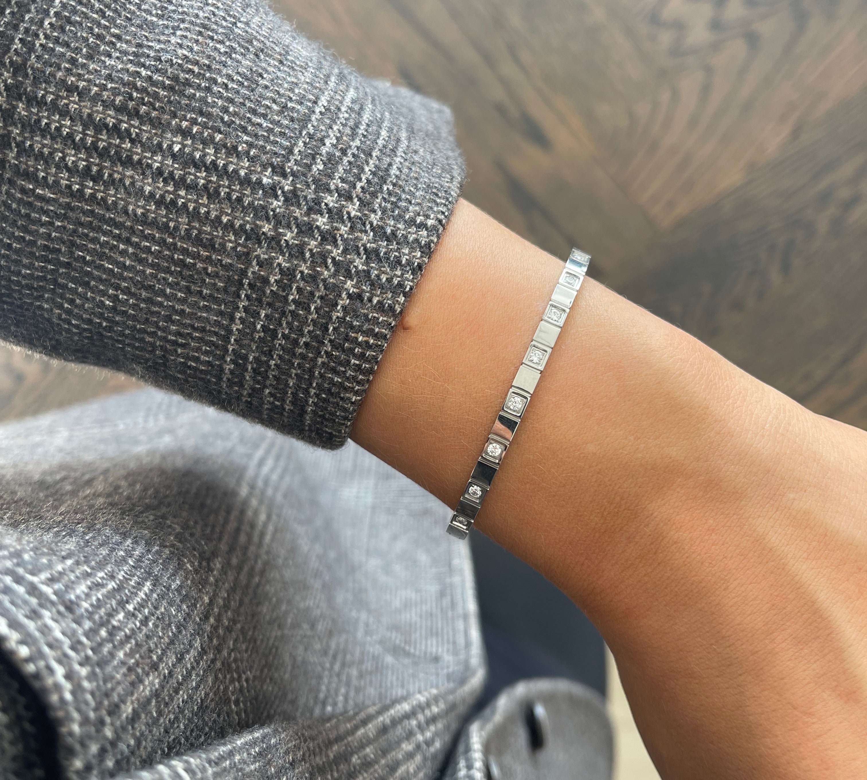 Nora Bangle